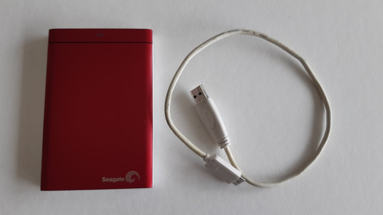 Portable hardeschijf Seagate klein formaat inclusief benodigde kabel