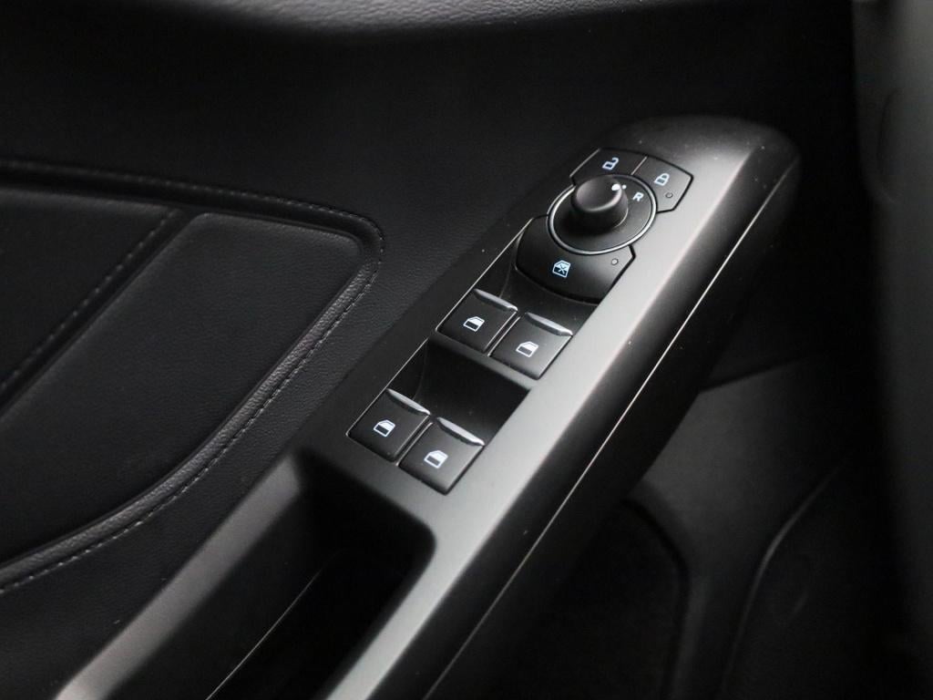 Ford Focus wagon 1.0 ecoboost hybrid connected | parkeer sensoren | navigat