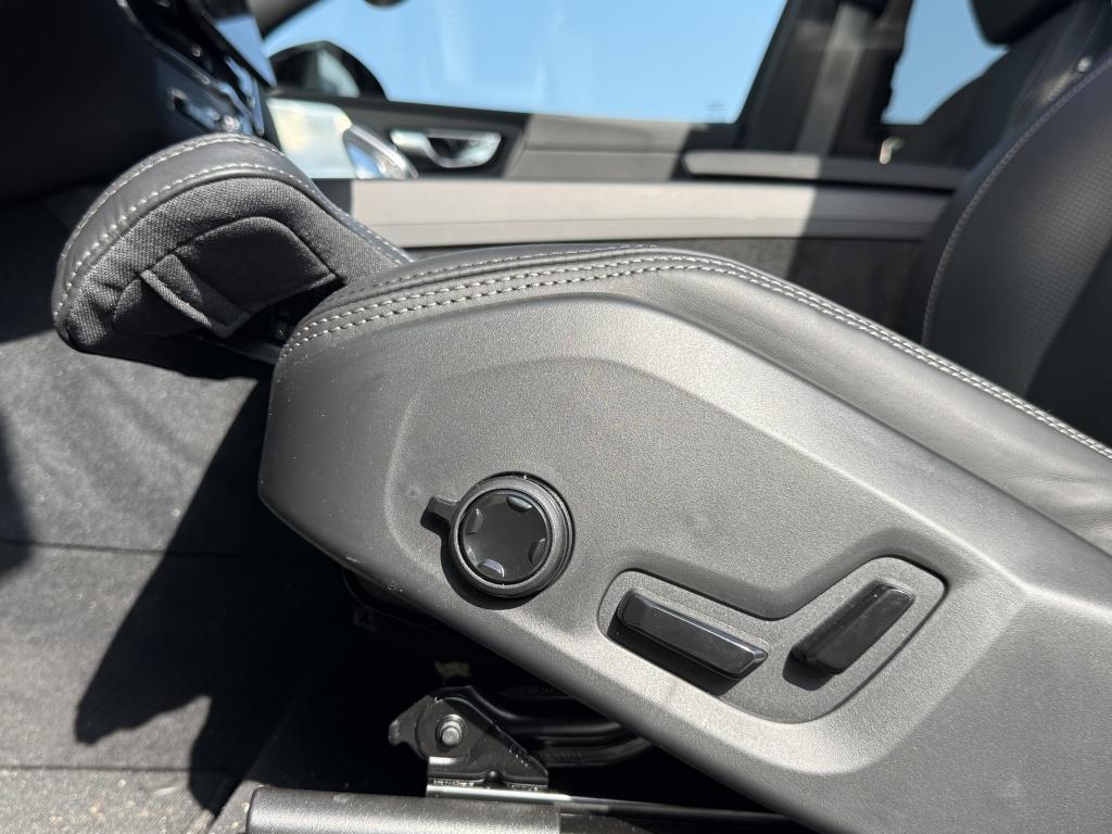 Volvo XC60 t6 awd gt ultra black edition recharge lounge