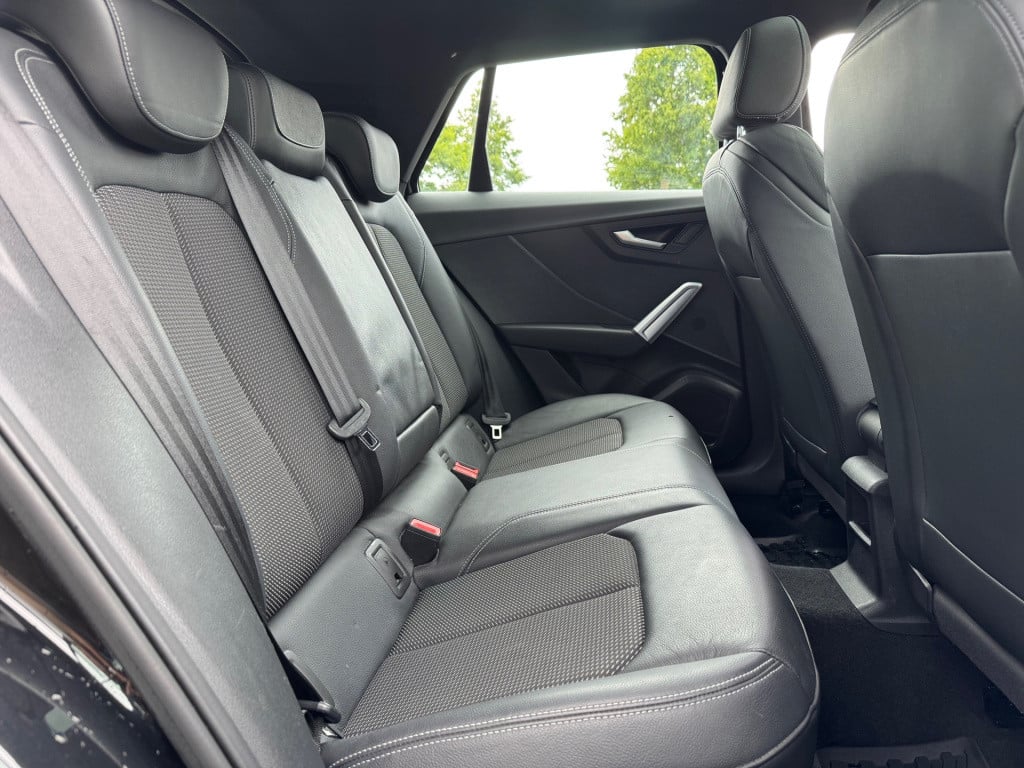 Audi Q2 1.4 tfsi cod s-line * panoramadak * trekhaak * 1e eigenaar