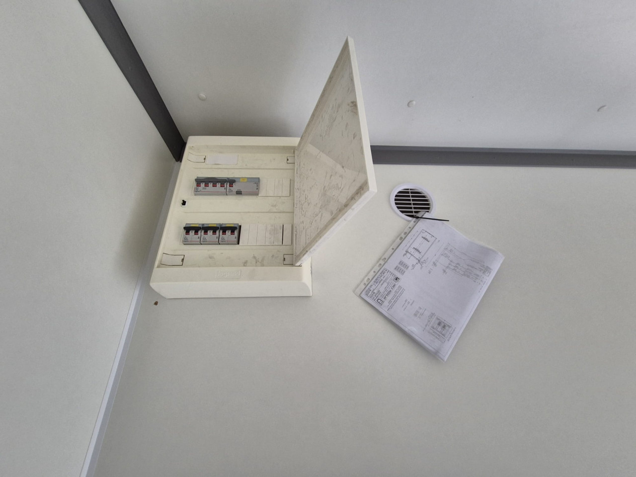 Kantoorunit / bouwkeet / schaftkeet / woonunit 6x3m
