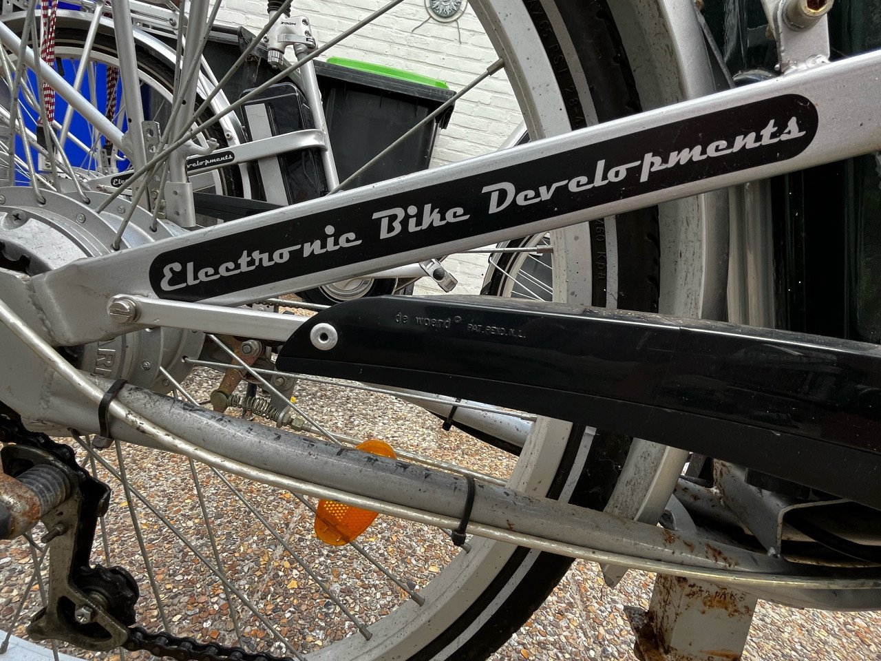 2 x Oude elektrische fietsen, Batterijen moeten gerepareed worden