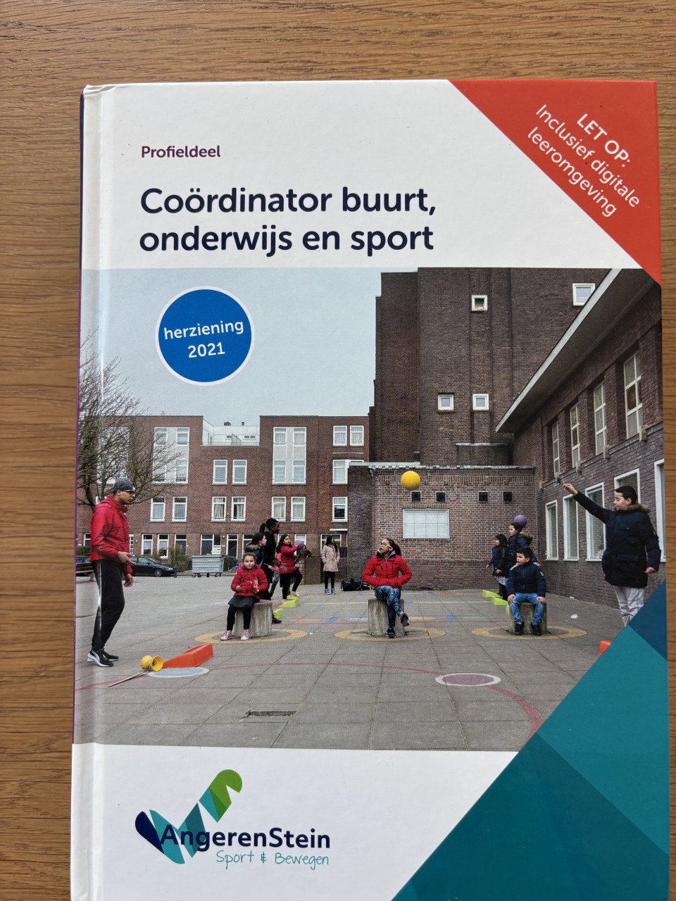 Boeken Cios coördinator buurt onderwijs en sport