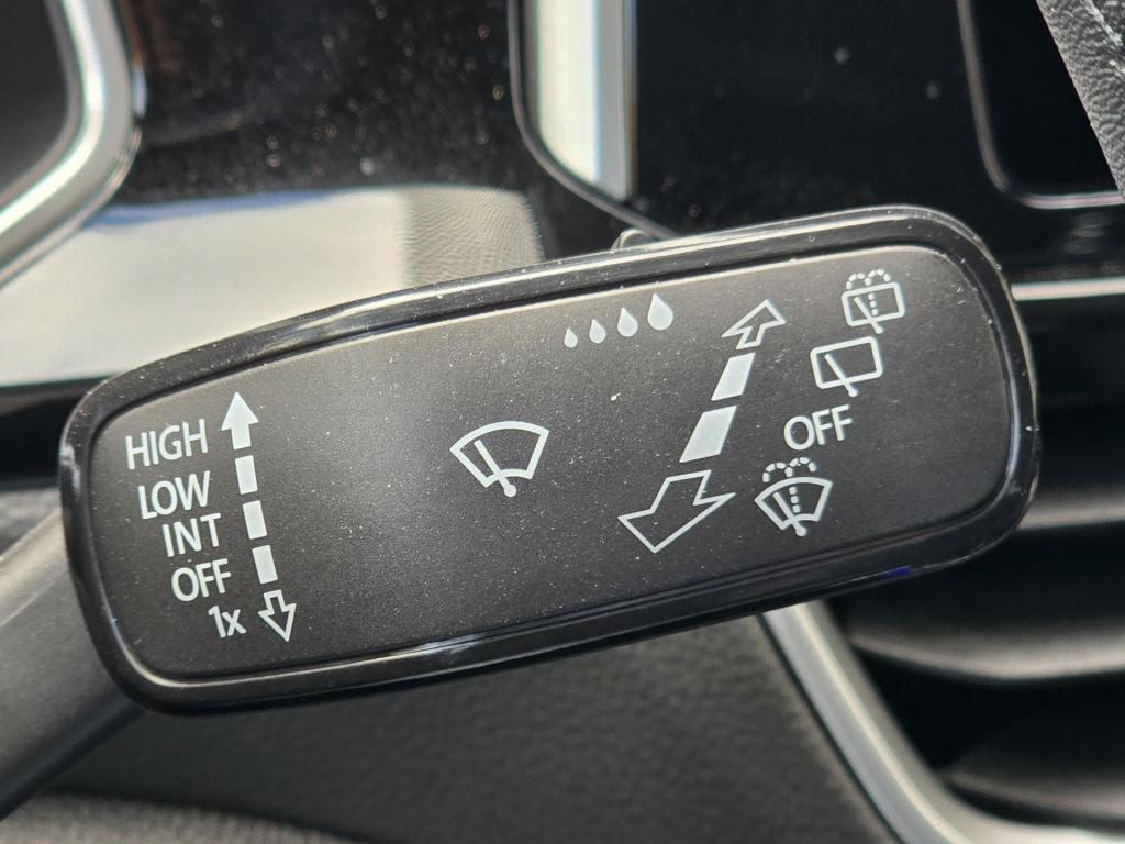 Volkswagen T-roc 1.5 tsi r-line edition virtual cockpit stuur/stoelverwarmi