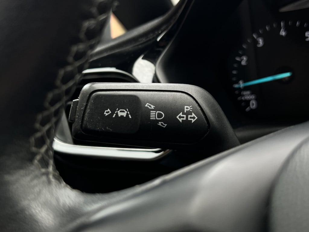 Ford Fiesta 1.0 ecoboost titanium | apple/ android carplay | st - velgen | 