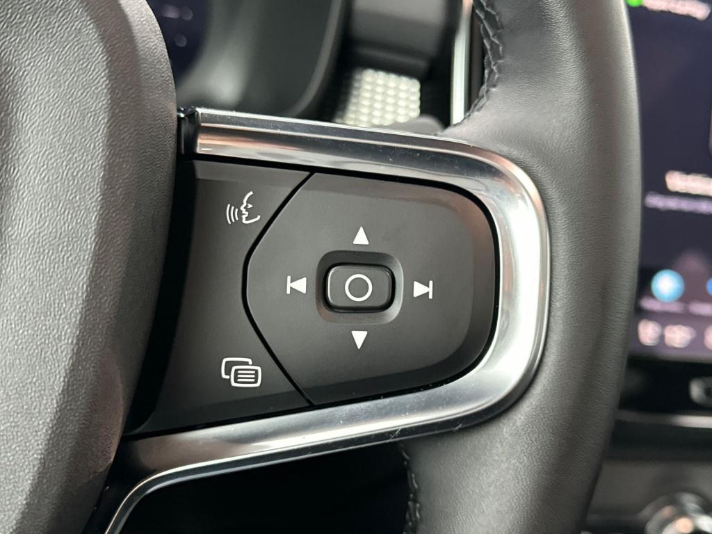 Volvo Ec40 extended range plus dark