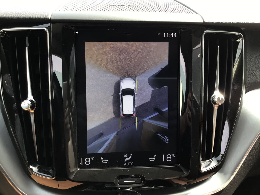 Volvo XC60 t8 390pk recharge mo.pro leder/luchtvering/h.k. audio/360 camera