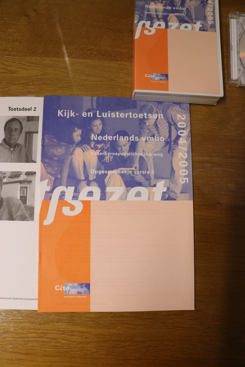 Kijk- en luistertoets Nederland Basisberoepsgerichte leerweg 2004/2005