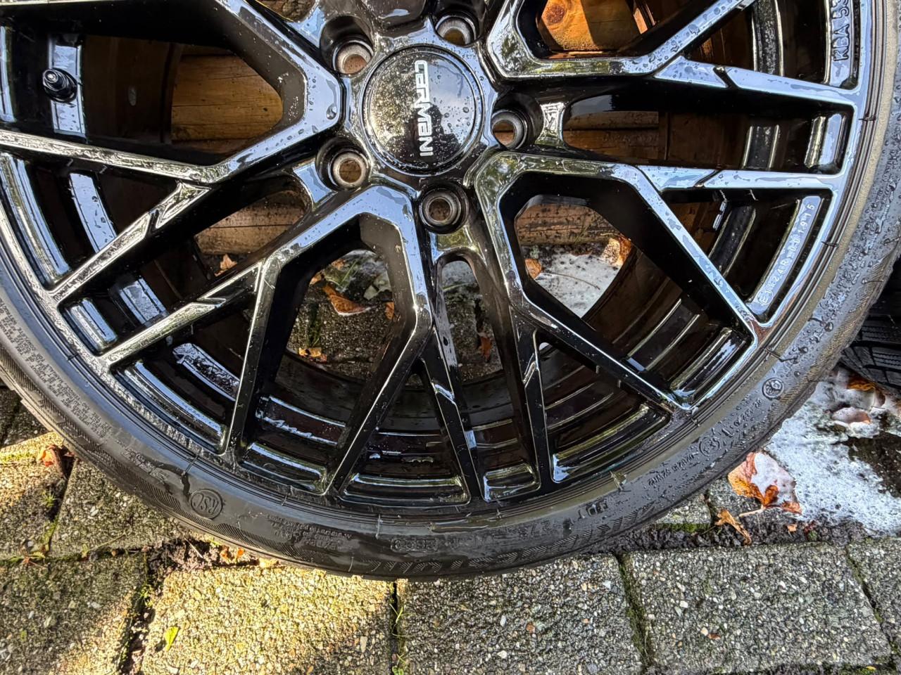 Winterbanden set 18 '' 225/40VR18