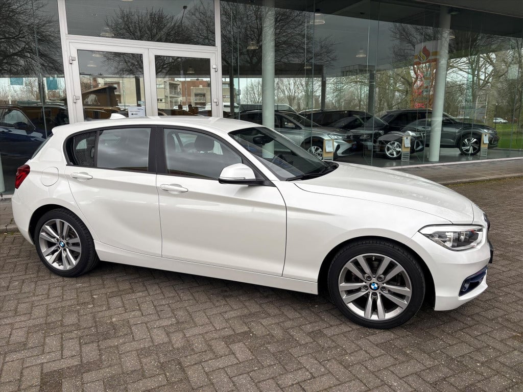 BMW 1 Serie (f20) 118i 136pk aut steptronic sport line | unieke km stand|ri