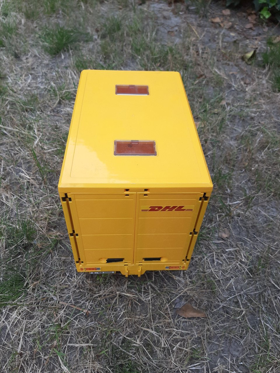 Buder DHL bestelbus
