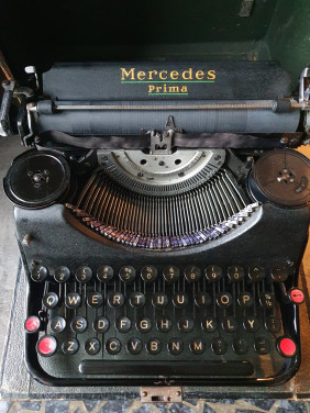 Prachtige jaren 30 Mercedes Prima typemachine in werkende staat...