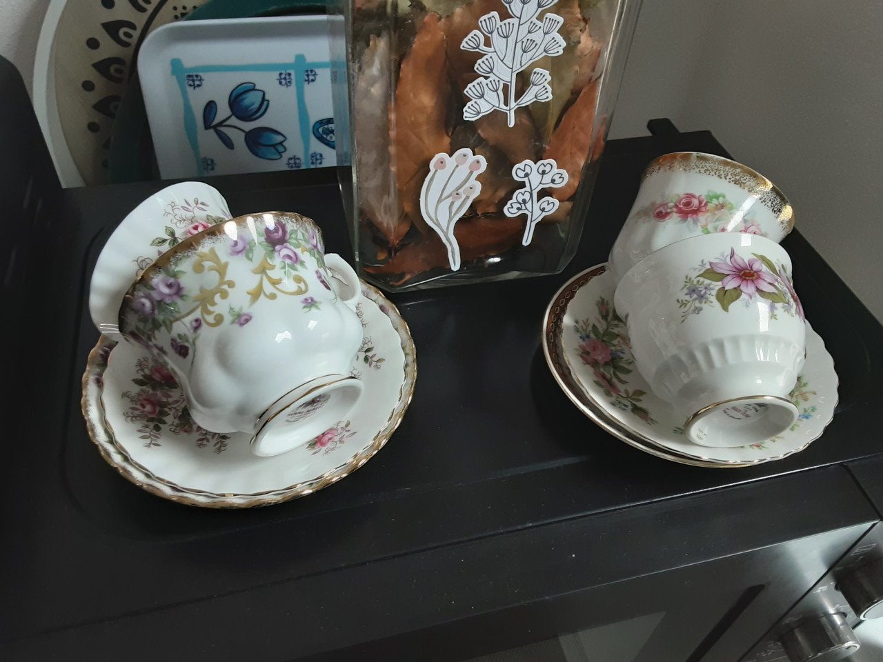 15 Royal Albert  kop en schotels