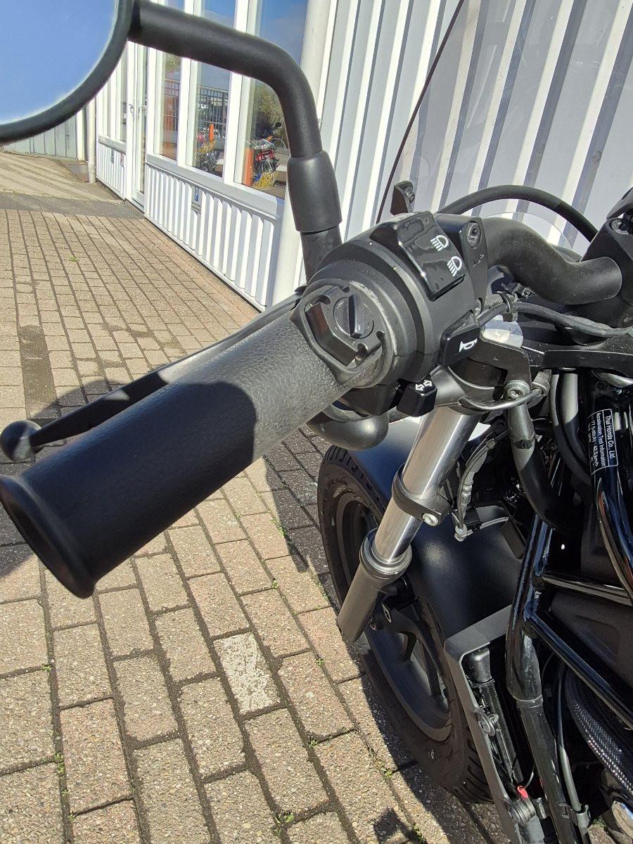 Honda Rebel 500 uit 2025, nagenoeg nieuwe chopper