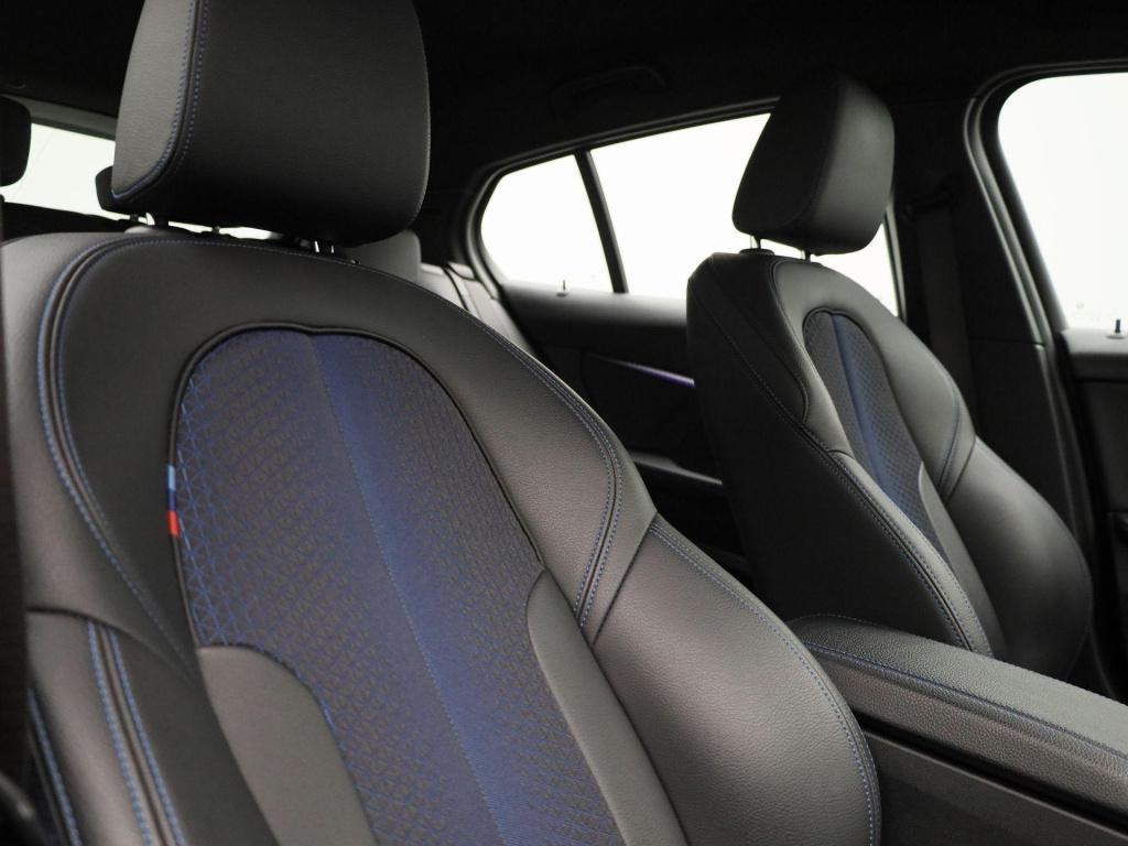 BMW 1 Serie 120i business edition | m-sport | automaat | navigatie | stoel/