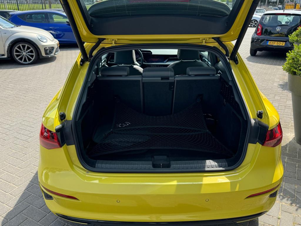 Audi A3 sportback 40 tfsie s-edition * pano * matrix * keyless * head-up