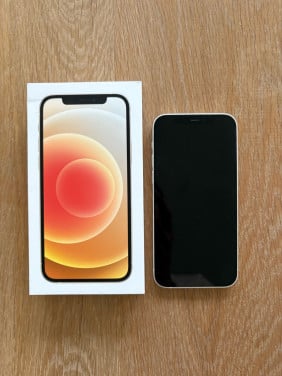 Iphone 12 // 64GB