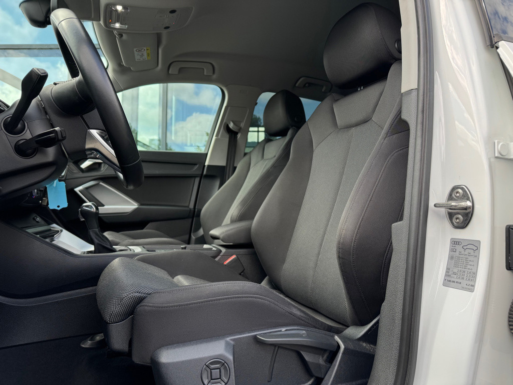 Audi Q3 35 tfsi design luxe * trekhaak * sportstoelen* carplay