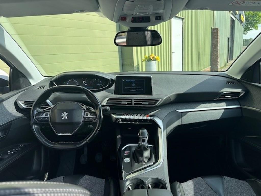 Peugeot 3008 1.2 puretech première