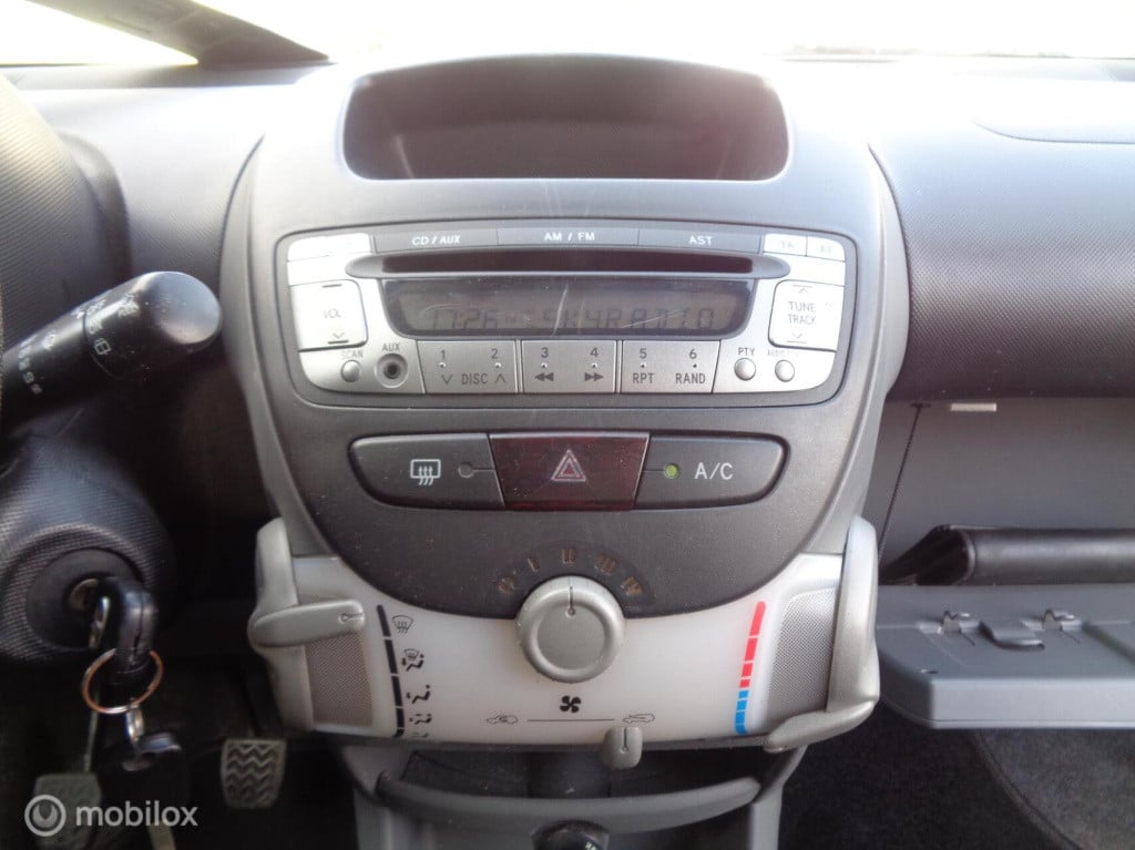 Toyota Aygo 1.0-12v + stuurbekr.lm velgen nieuwe apk mee neemprijs