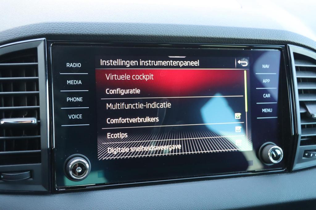 Skoda Karoq 1.5 tsi 150pk dsg7 sportline business trekhaak | camera | carpl