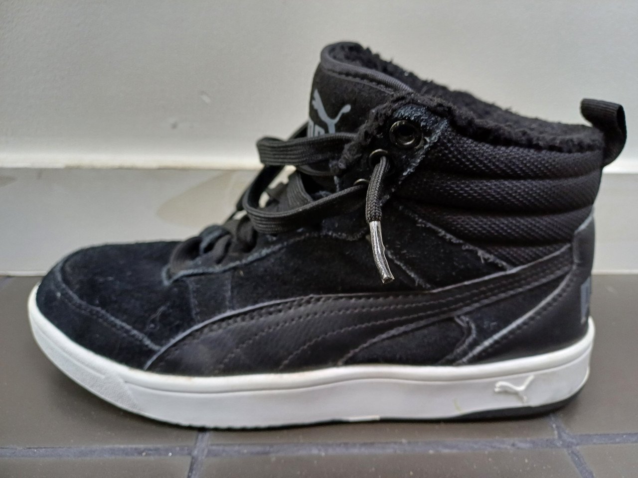 HOGE, zwarte PUMA SNEAKERS, 38 met softfoam+ inlegzool