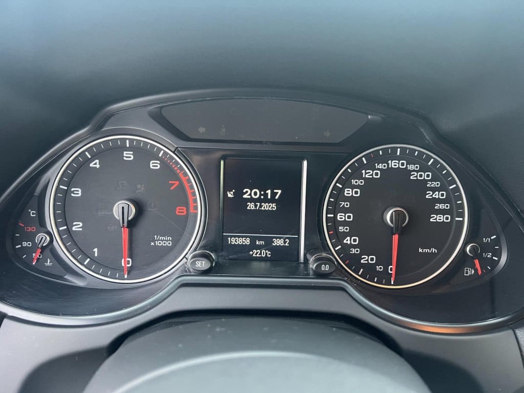 Audi Q5 2.0 tfsi quattro s edition, panoramadak, trekhaak enz...
