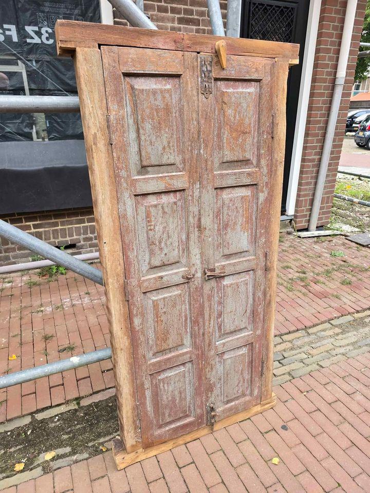 DECORATIE, TAFELS, STOELEN, KASTEN, BANKEN, 3Z FACTORY ARNEMUIDEN