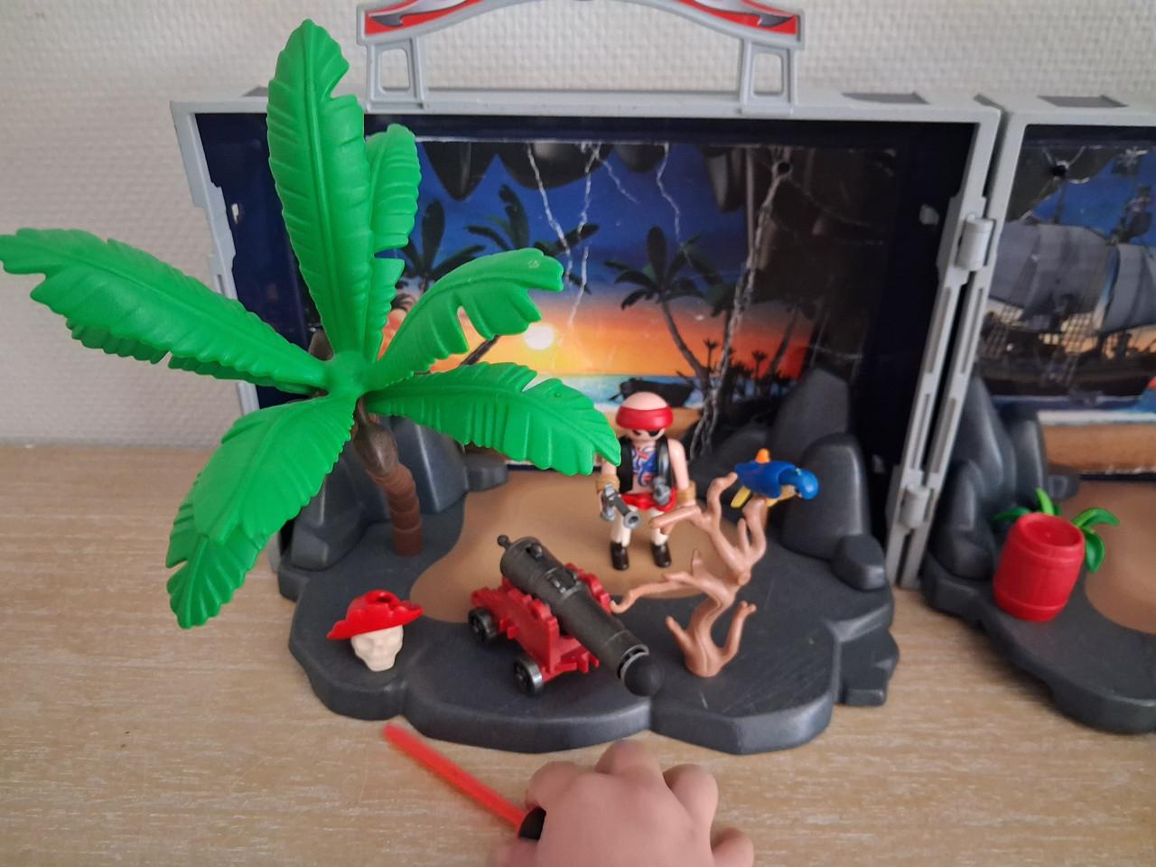 Playmobil piratenkoffer met piraten, kanon, roeiboot set 5347