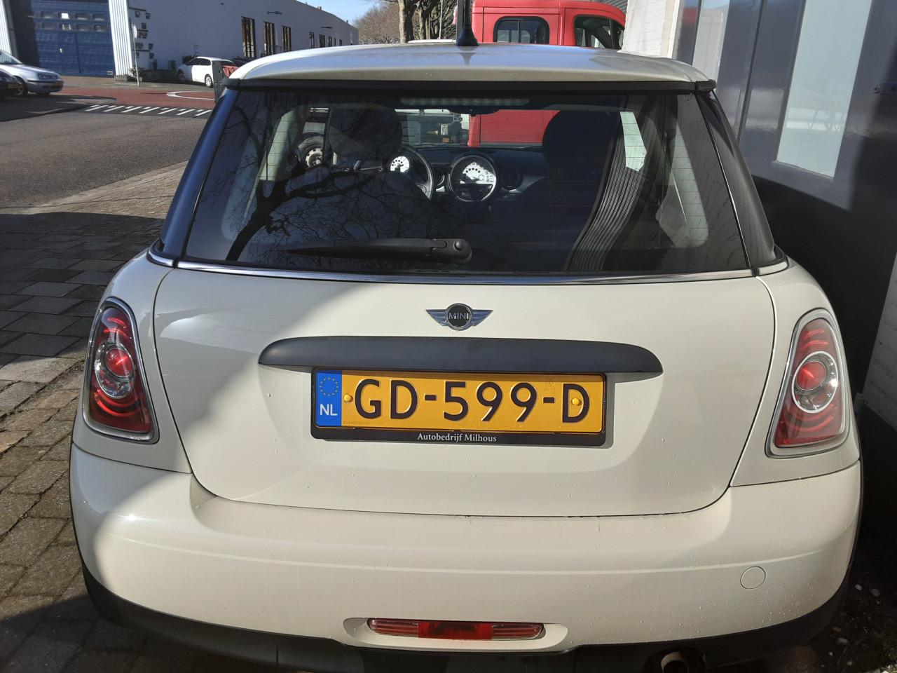 Mini Mini 1.6 One MINIMALIST Business Line 4950 EURO 18-12-2026 apk