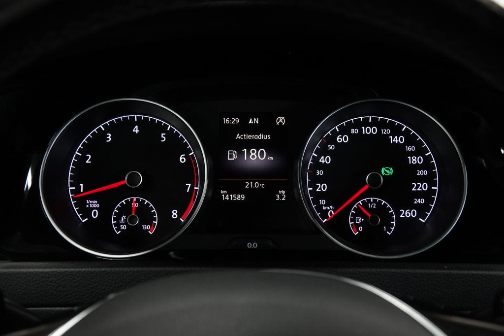 Volkswagen Golf 1.4 tsi | acc | camera | pdc | 19' |