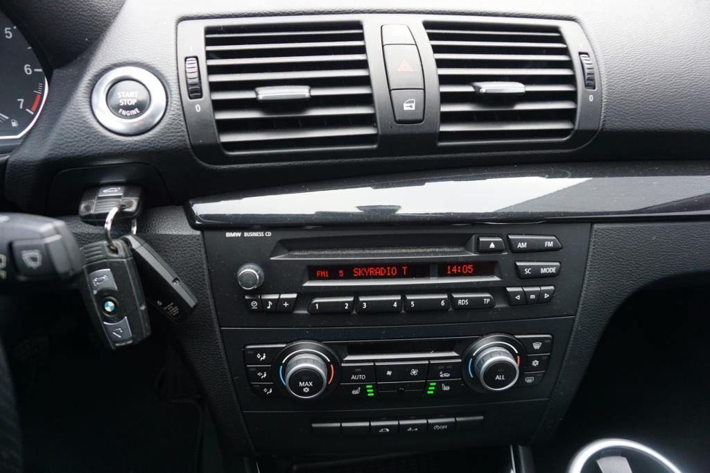 BMW 1 Serie cabrio 118i high executive climate / cruise / leder / stoelverw