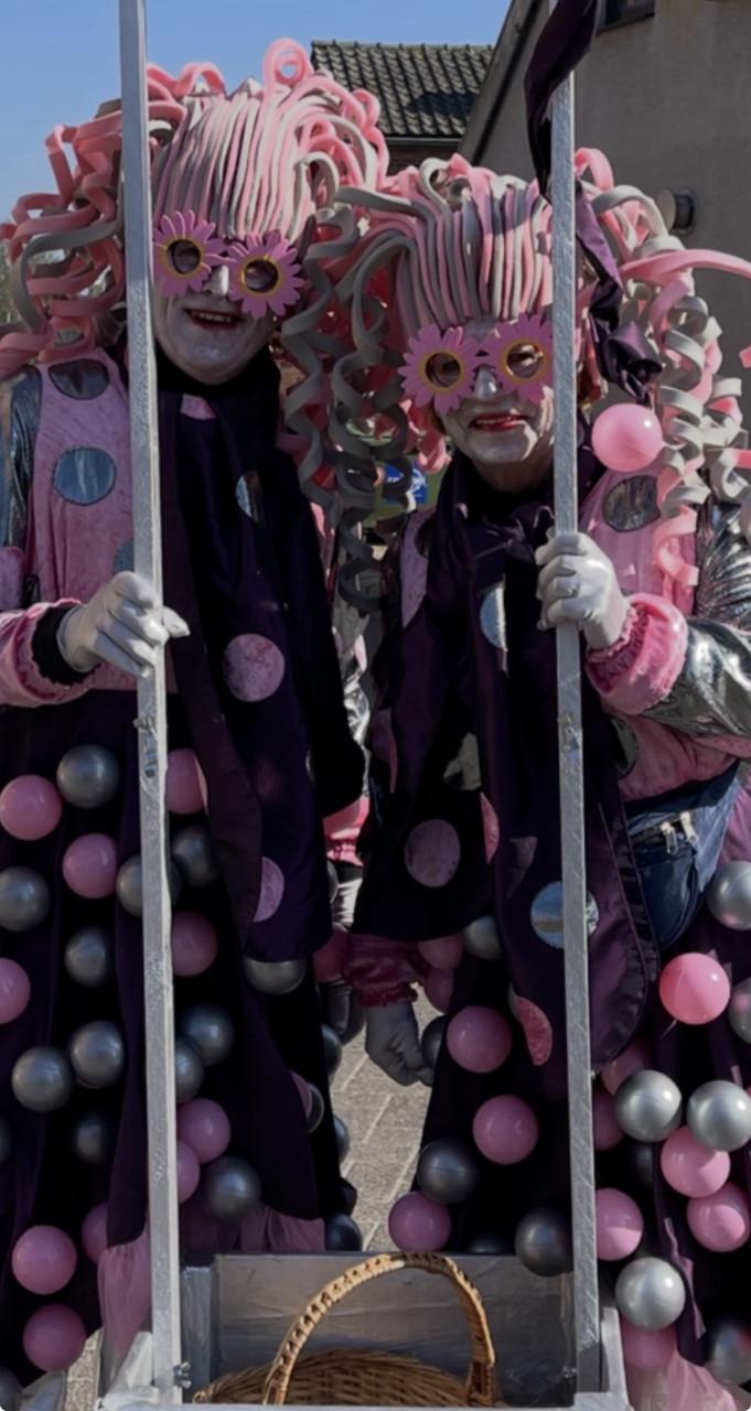 Set 2 mooie Carnavalspakken