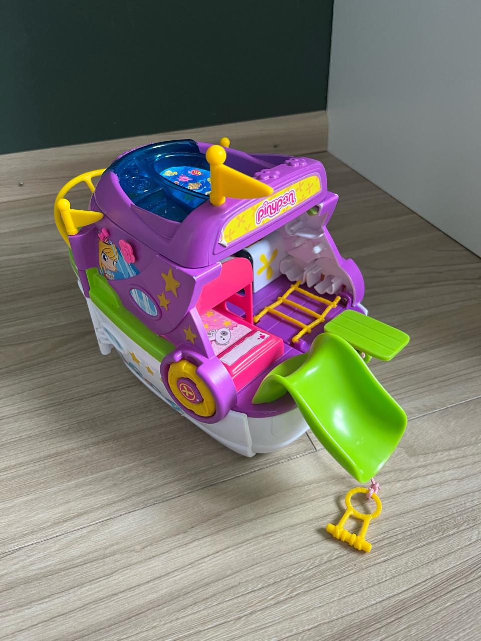 Pinypon set: boot, auto, vele accessoires en meerdere poppetjes