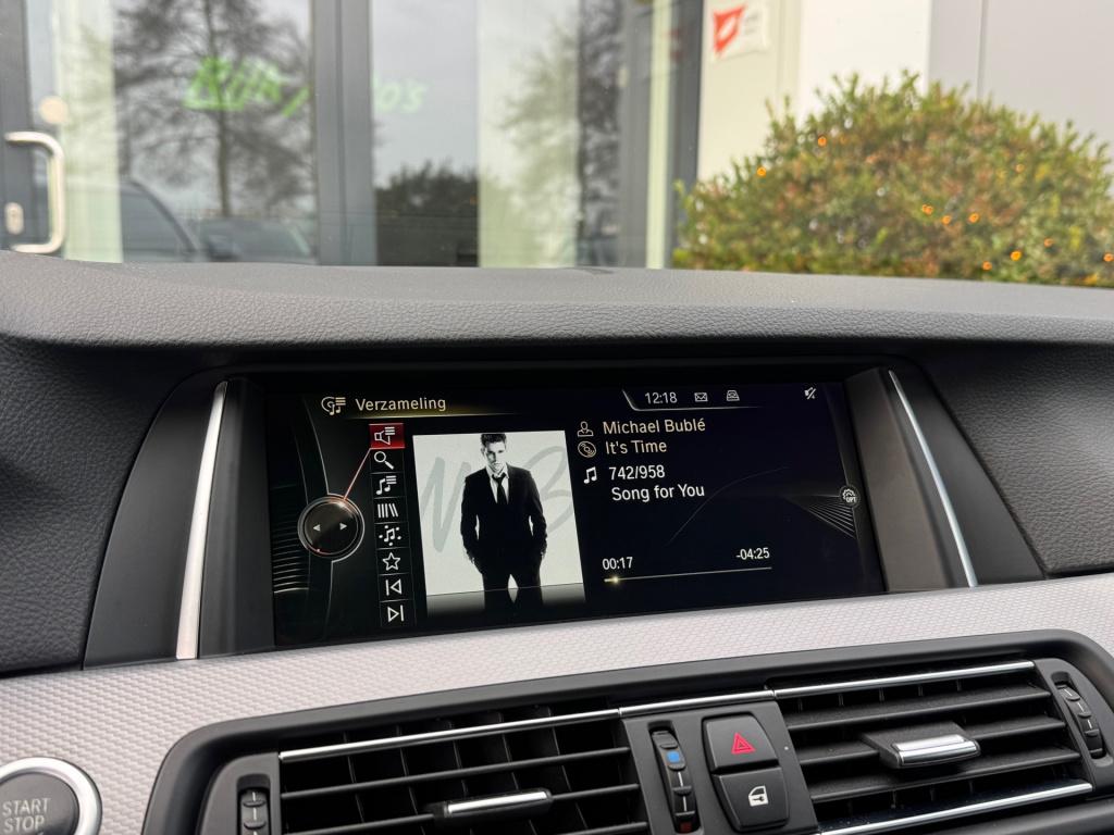 BMW 5 Serie touring 520i executive * m-pakket * navigatie * 20 inch * nap