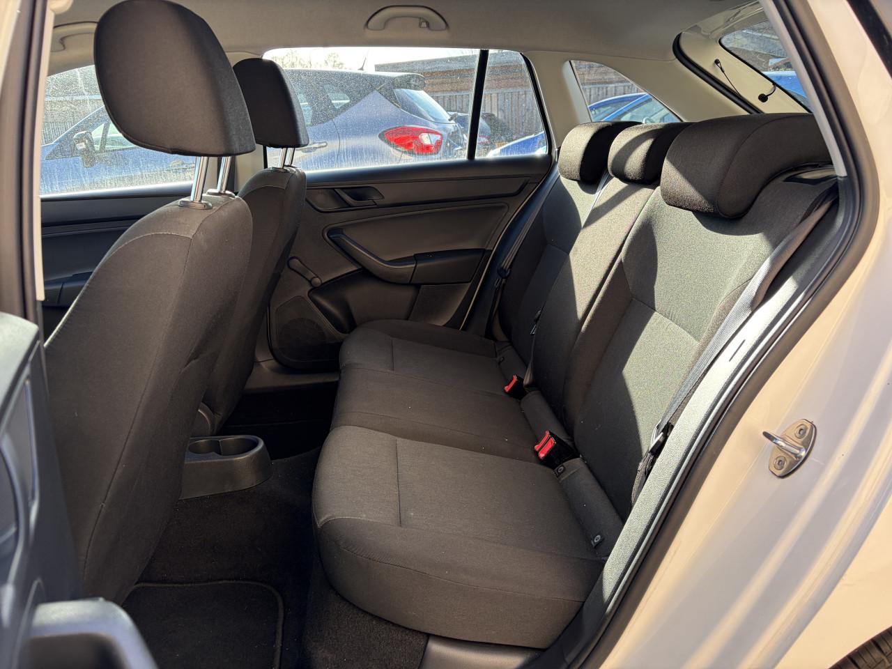 Skoda Rapid Spaceback 1.2 TSI Greentech Active 2016 107dkm Airco Navigatie