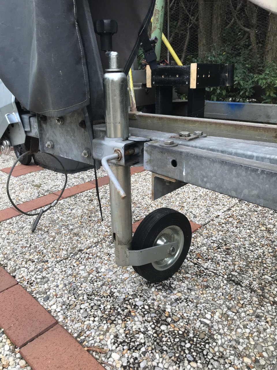 VOLKSBOOT VB480 met haventrailer