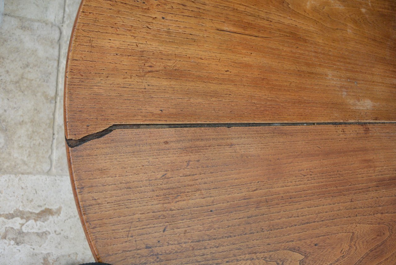 Antieke tafel