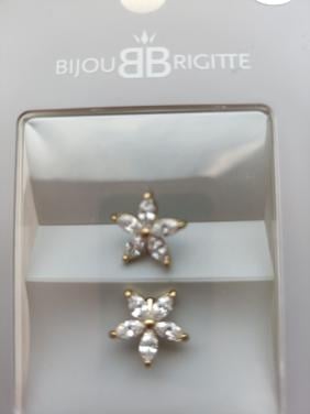 Mooie navelpiercing