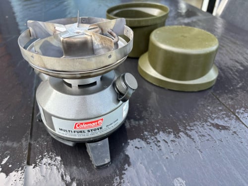 Keurige Coleman Stove 550B kooktoestel, multi fuel brander