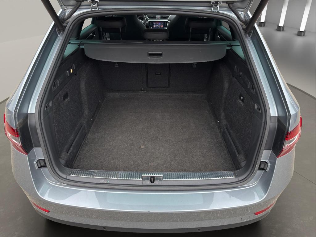 Skoda Superb 1.8 tsi sportline pano | camera | led | geheugen  | wegklap tr