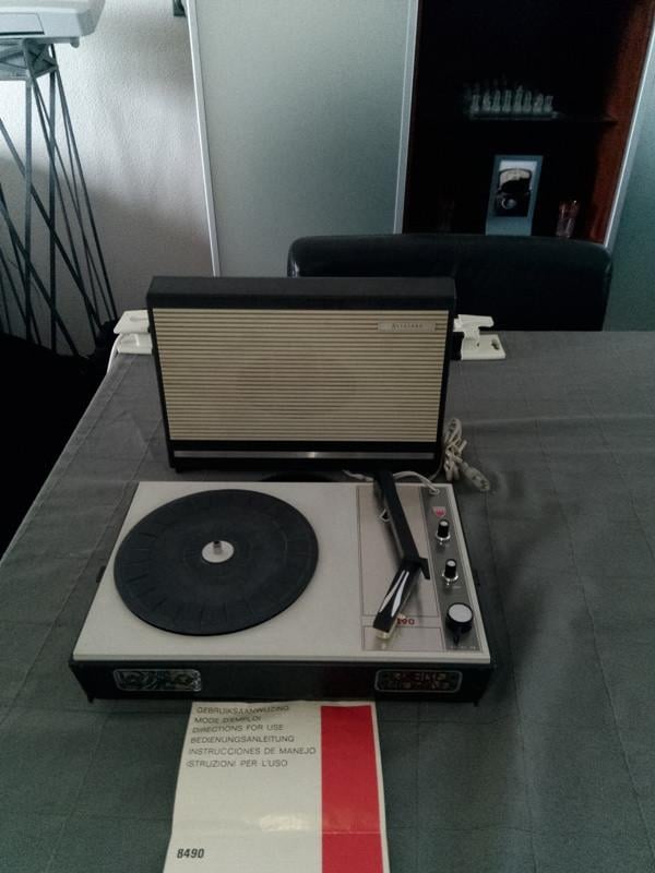 Aristona platenspeler-33/45/75 toeren