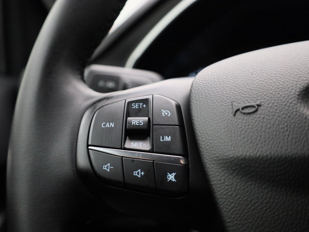 Ford Focus wagon 1.0 ecoboost hybrid trend edition business | cruise contro