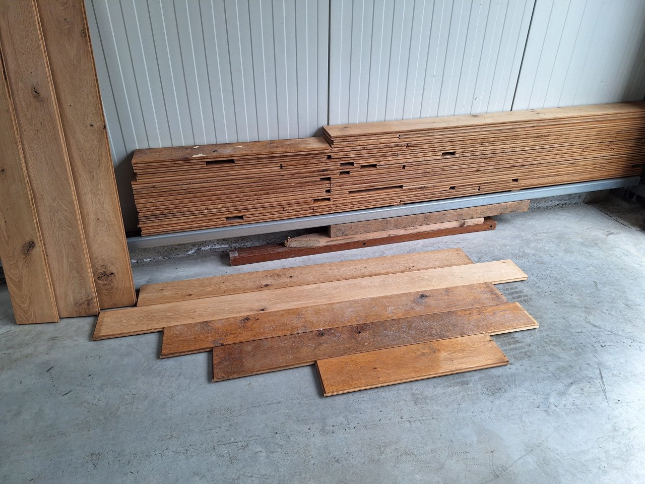 Eiken vloerplanken – restantpartij (ca. 9–10 m²)