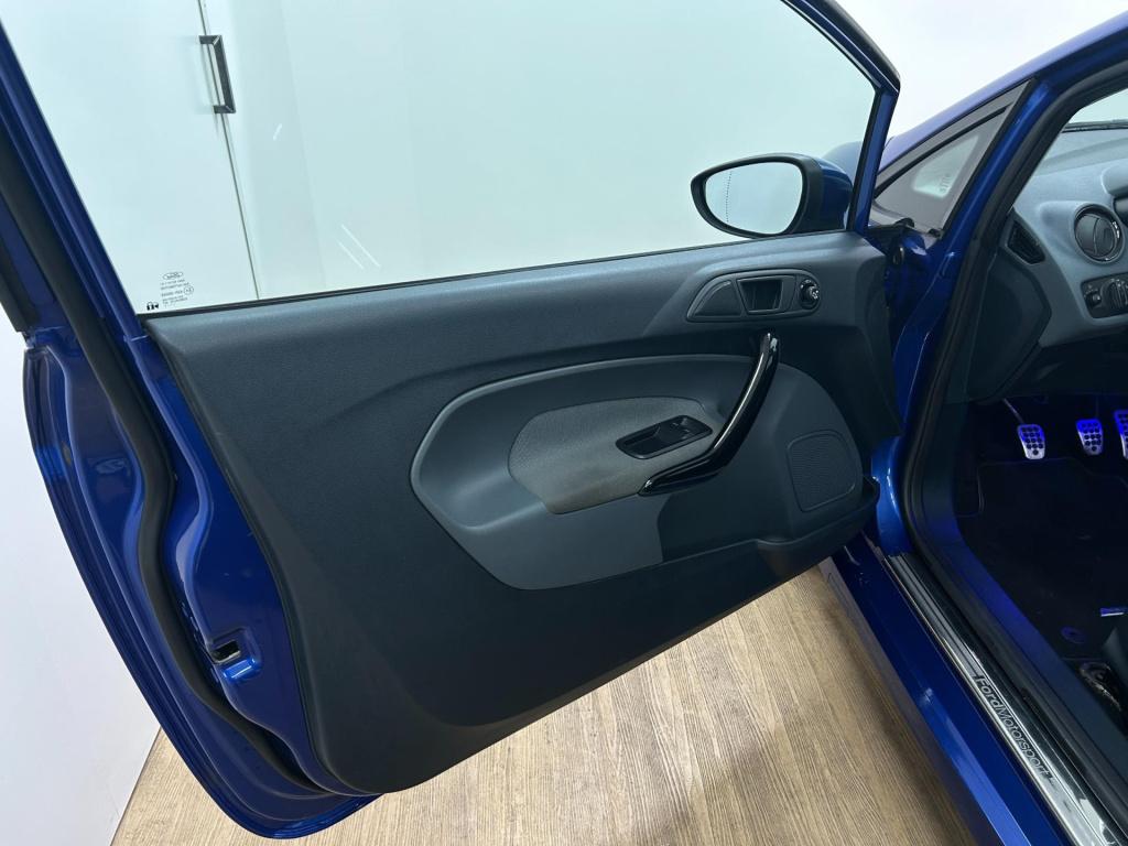 Ford Fiesta occasion 1.6 metal | blauw | tweedehands ford fiesta | airco | 