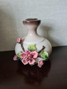 Vaasje keramiek met 3d Rozen