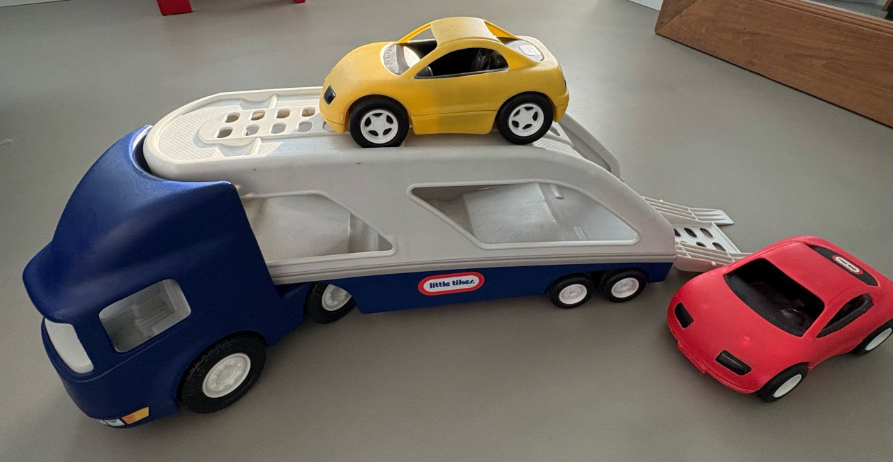 Little Tikes trailer met 2 auto’s
