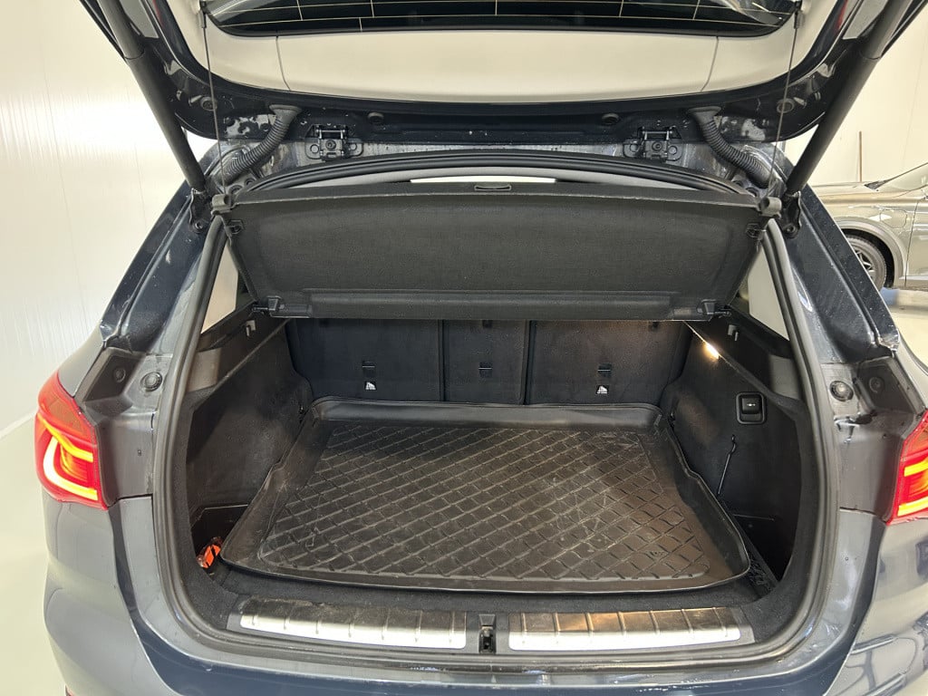 BMW X1 sdrive18i high executive