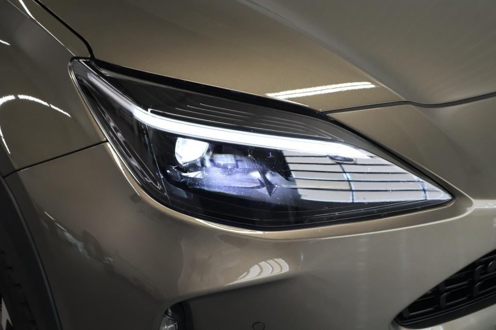 Toyota Yaris Cross 1.5 hybrid 115 first