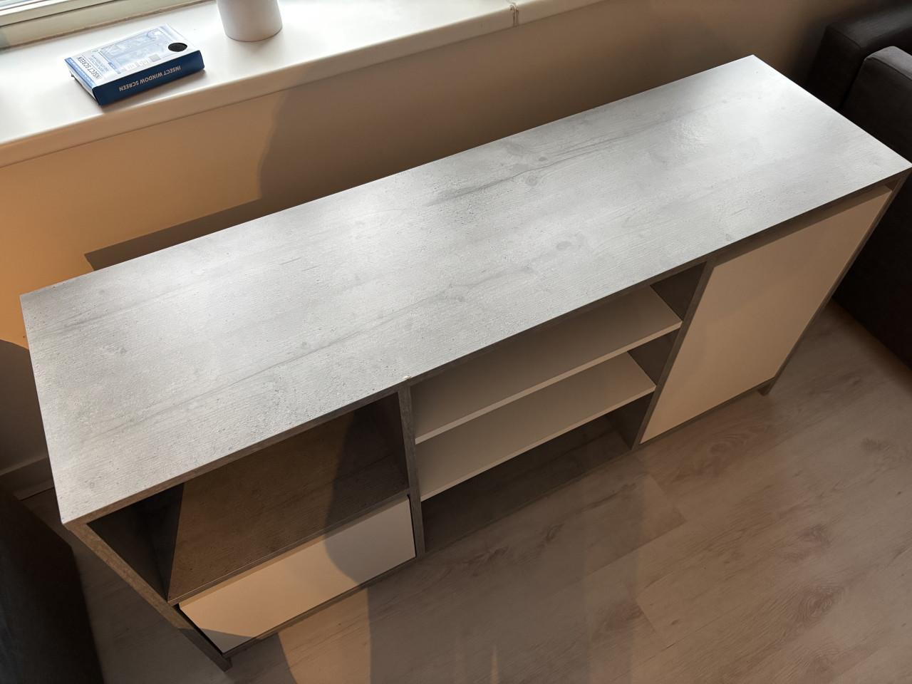 Billund Jysk dressoirkast / boekenkast / vakkenkast